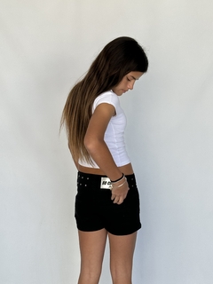 SHORT DOBLE BOTON CON TACHAS en internet