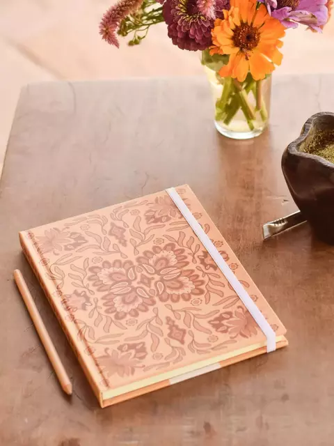 Cuaderno Tapa Dura Liso Expansión