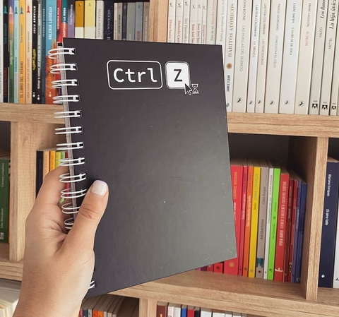 Cuaderno Rayado Ctrl Z