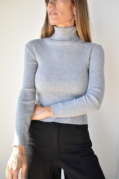 Polera mora