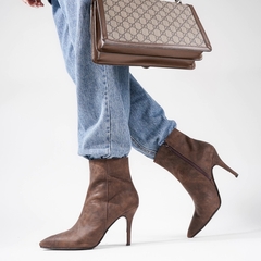 Bota Cuero Corta Taco Fino - comprar online