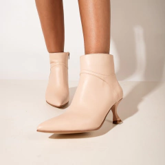 Bota Cuero Corta Taco Bajo - comprar online