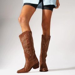 Bota Texana Cuero Caña Alta y Detalle Grabados - comprar online
