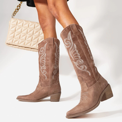 Bota Texana Cuero Caña Alta y Detalle Grabados