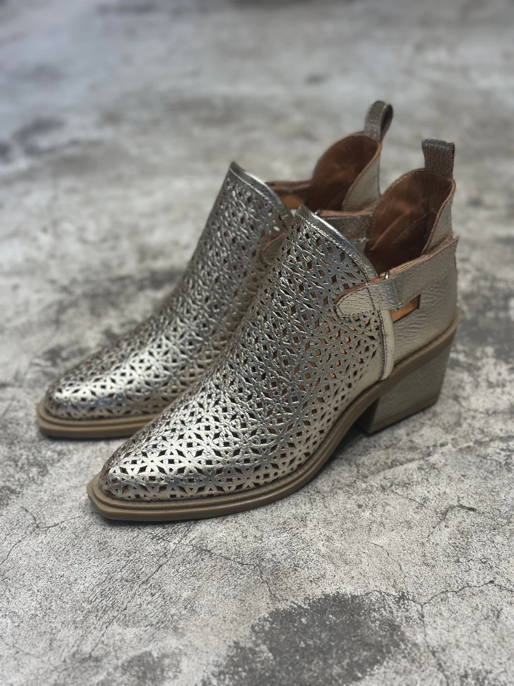 Botineta Rombo Calada Texana