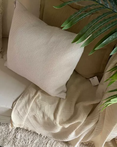 Almohadón nido de abeja blanco