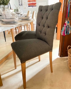 Silla capitone tapizada lino spazio color gris oscuro
