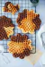 Imagem do Forma de Waffles Coração em Silicone para Air Fryer 18cm