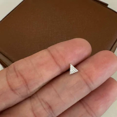 Piercing Triângulo Cravejado