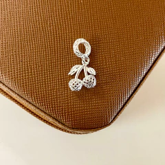 Berloque Renda Cereja