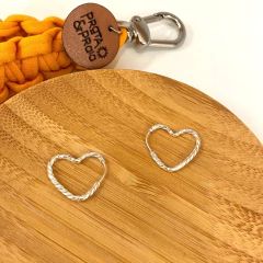 Argola coração fio torcido