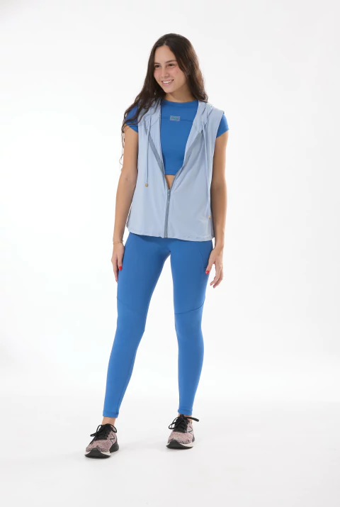 BOMBER ZIPER AZUL CLARO