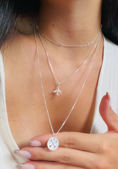 Colar Placa flechas redonda - Sabrina Pratas | Joias delicadas em prata 925