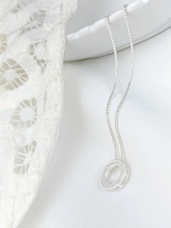 Colar círculo cravejado na internet