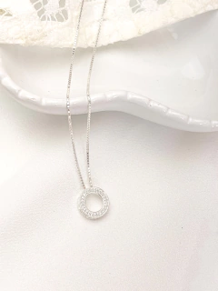 Colar círculo cravejado - loja online