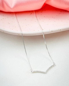 Colar chevron cravejado - comprar online