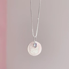 Colar patuá borboleta lilás