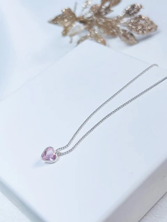 Colar ponto de luz coração rosa na internet