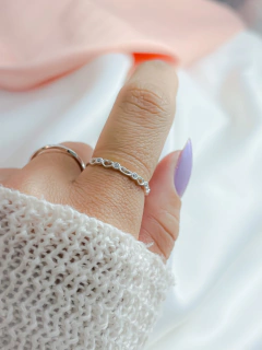 Anel Aparador corações com pedras