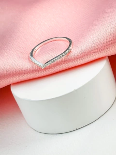 Anel Chevron Cravejado - Sabrina Pratas | Joias delicadas em prata 925