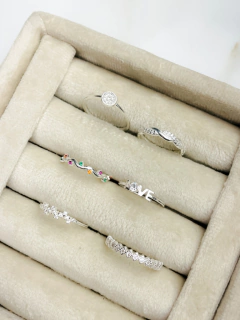 Anel Love na internet