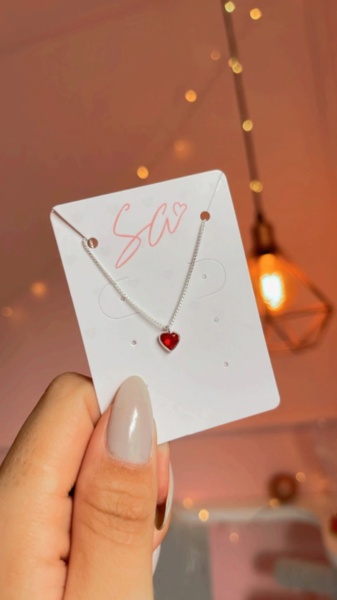Colar Ponto de luz coração vermelho