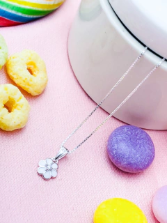 Colar Flor Real infantil