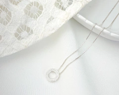 Colar círculo cravejado - Sabrina Pratas | Joias delicadas em prata 925