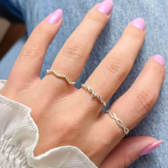 Anel Prata detalhes zircônias colors na internet