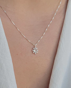 Colar oval cristal na internet