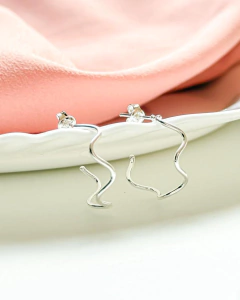 Brinco argola Prata 925 ondulada - comprar online