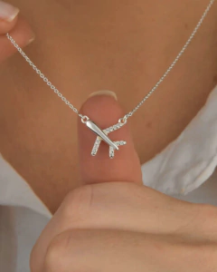 Colar Prata 925 avião cravejado - Sabrina Pratas | Joias delicadas em prata 925