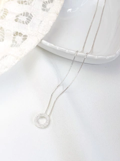 Colar círculo cravejado - comprar online