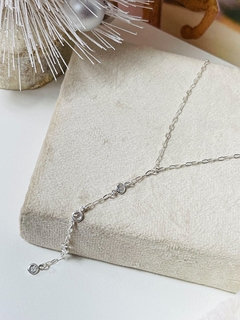 Colar gravata quatro zircônias - comprar online
