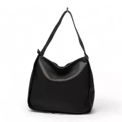 Bolsa Preta Giulia Domna na internet