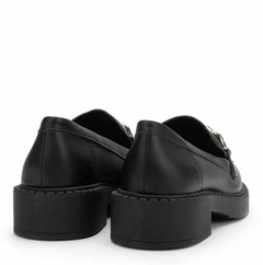 Imagem do Loafer Bico Redondo Corrente Sua Cia Preto