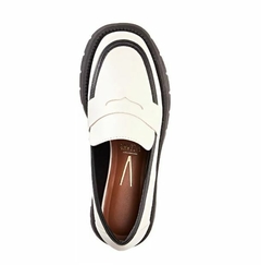 MOCASSIM TRATORADO PRETO E BRANCO - comprar online