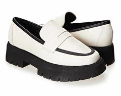 MOCASSIM TRATORADO PRETO E BRANCO na internet