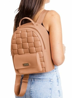 BOLSA PETITE JOLIE CHRIS PJ10413 CARAMEL - June Online
