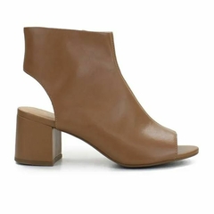 Sandália Ankle Boot Camel Em Couro Com Salto Bloco Giulia Domna