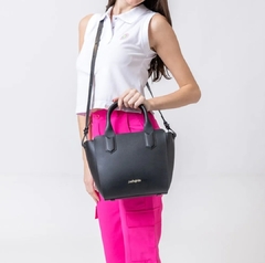 BOLSA PETITE JOLIE SHAPE III PRETO PJ3939III - June Online