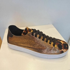 Tênis Em Couro Dourado Com Onça June Shoes
