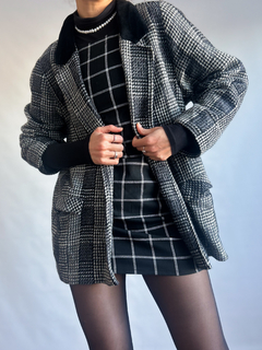 The Check Dress en internet