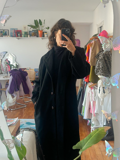 The Black Coat en internet