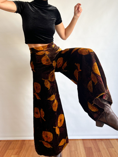 The Velvet Pant en internet