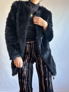 The Furry Black Coat en internet