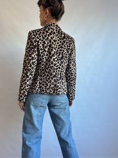 The Leopard Blazer en internet