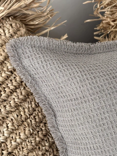 ALMOHADÓN WAFFLE Gris Medio 60x40 en internet