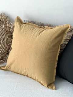 ALMOHADÓN TUSOR FLECOS Maíz - comprar online