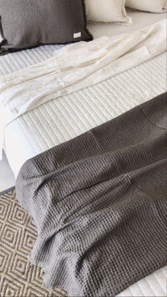 PIE DE CAMA NIDO Gris Oscuro en internet